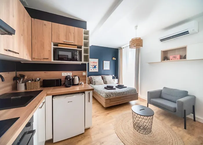 De La Fontaine Chaude - Classe 2 Etoiles - Centre Historique